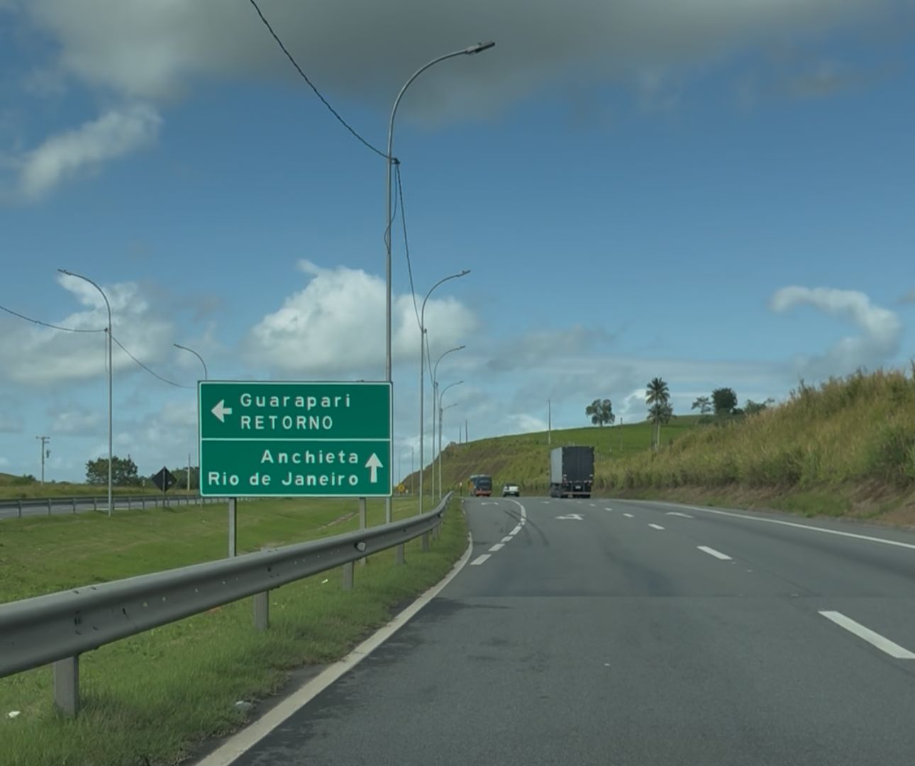 Prefeitura começa a abrir novo acesso e facilita a saída da comunidade de Cachoeirinha