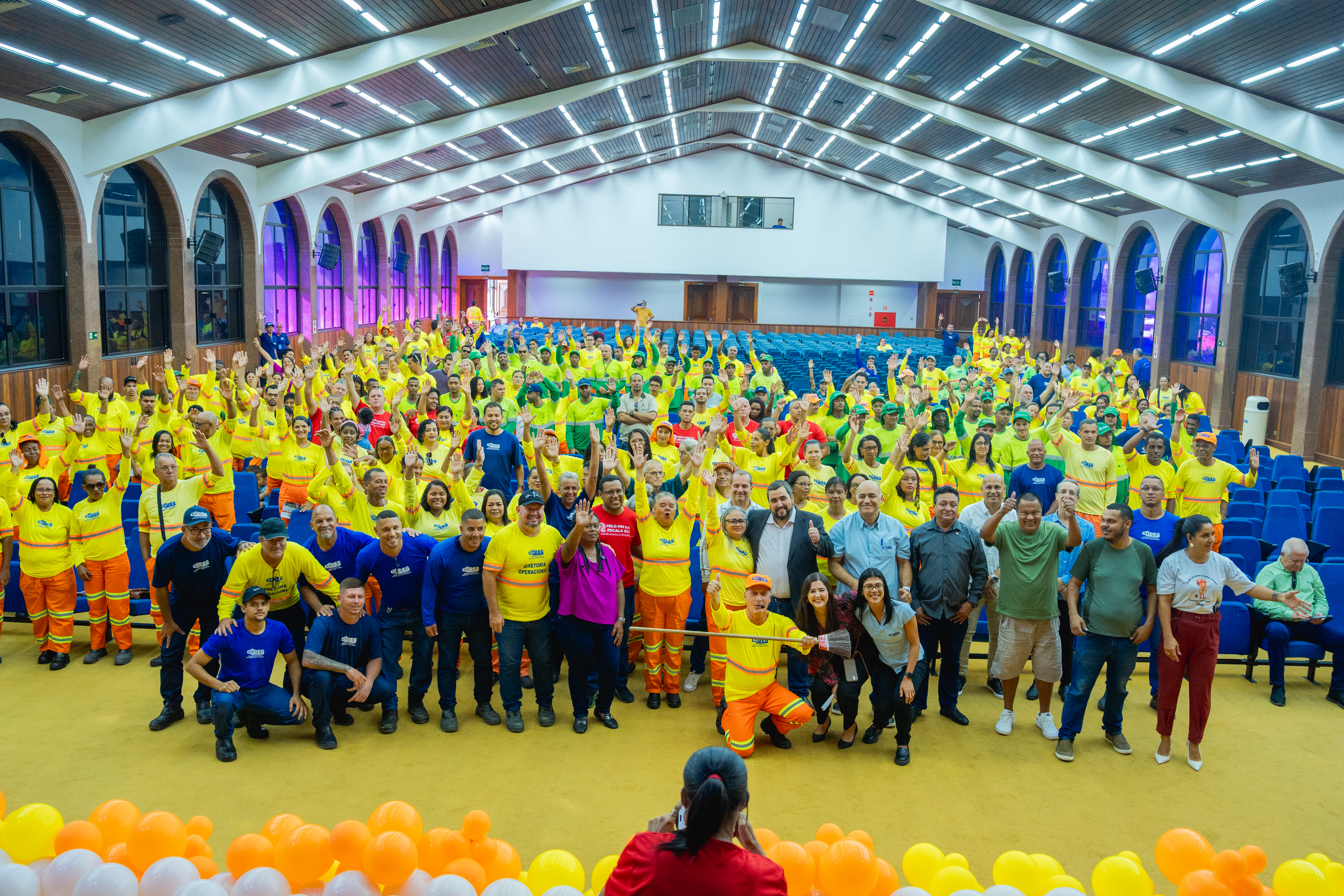 Prefeitura de Guarapari celebra o Dia do Gari com homenagens e palestra motivacional