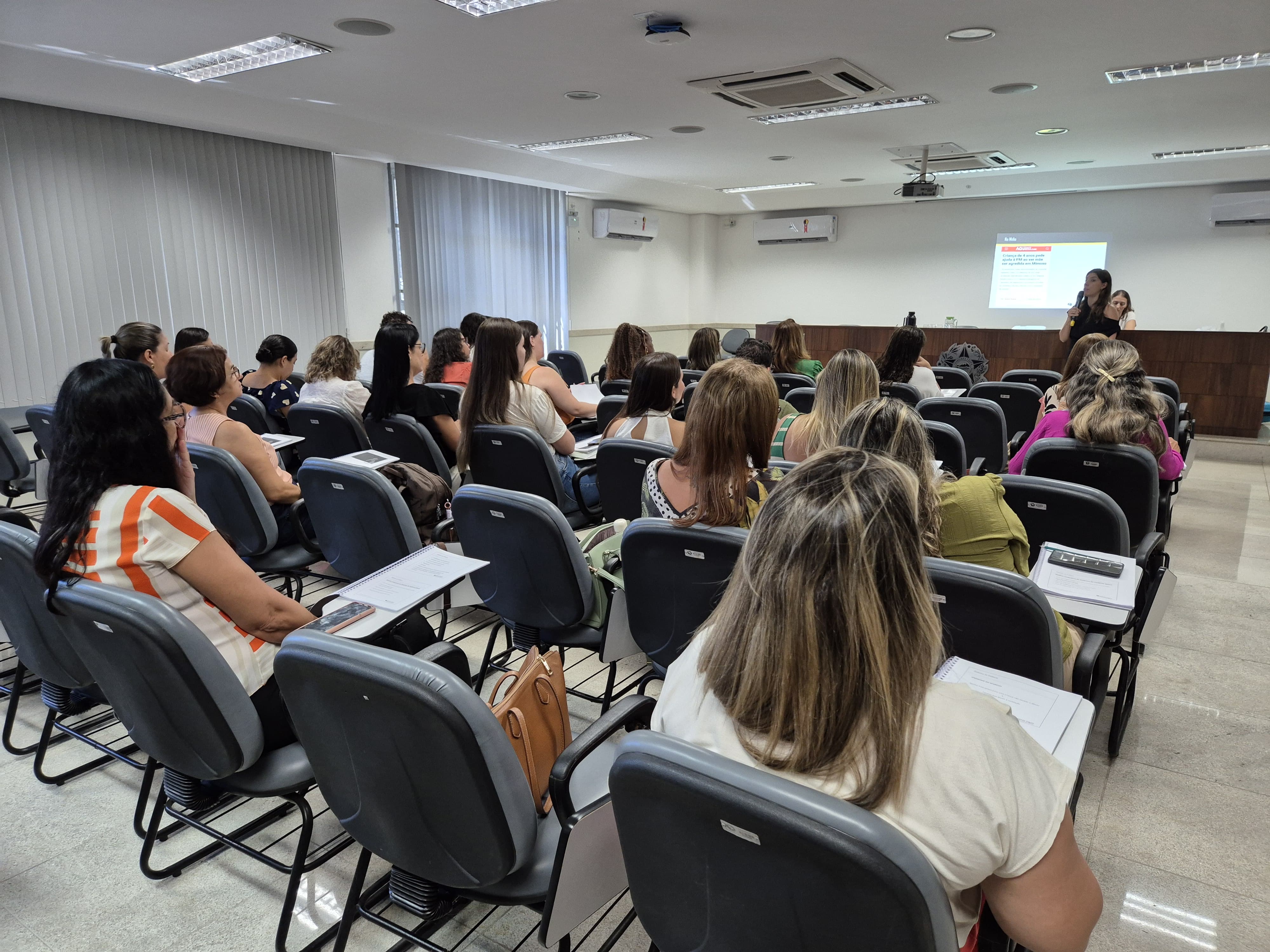 Guarapari é pioneira na capacitação sobre escuta especializada para proteção de crianças e adolescentes vítimas de violência