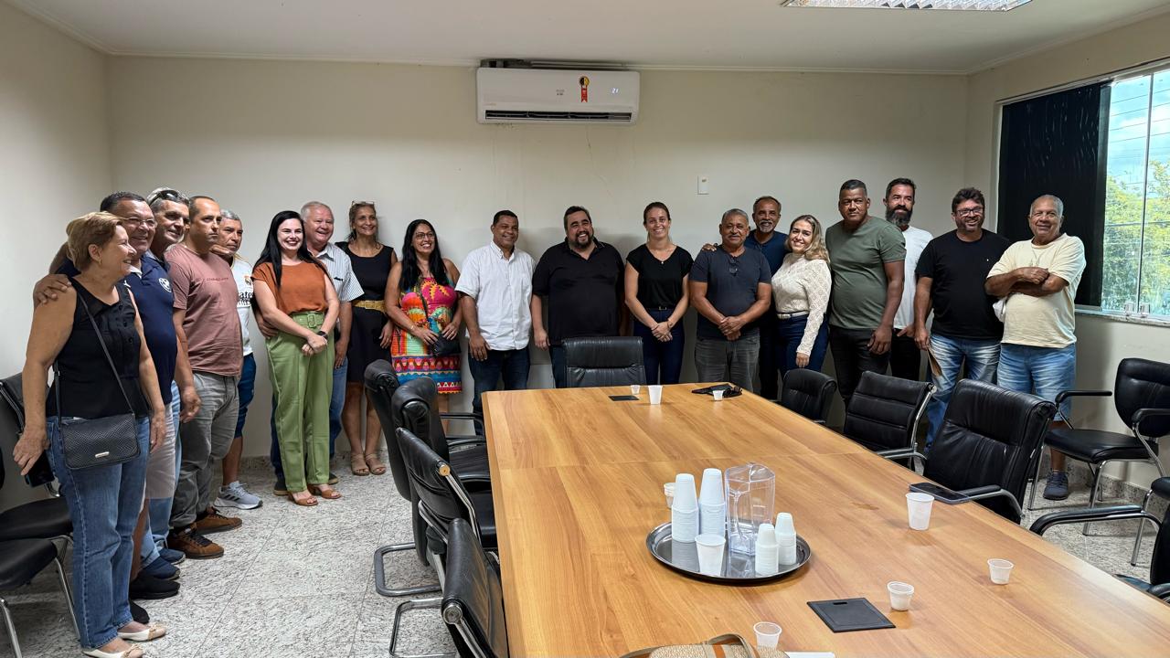 Prefeitura de Guarapari se reúne com moradores de Perocão para ouvir demandas da comunidade