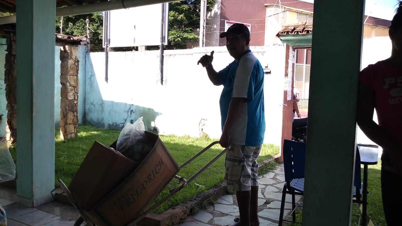 Prefeitura de Guarapari inicia a entrega de mil cestas básicas e kits de higiene para famílias carentes 