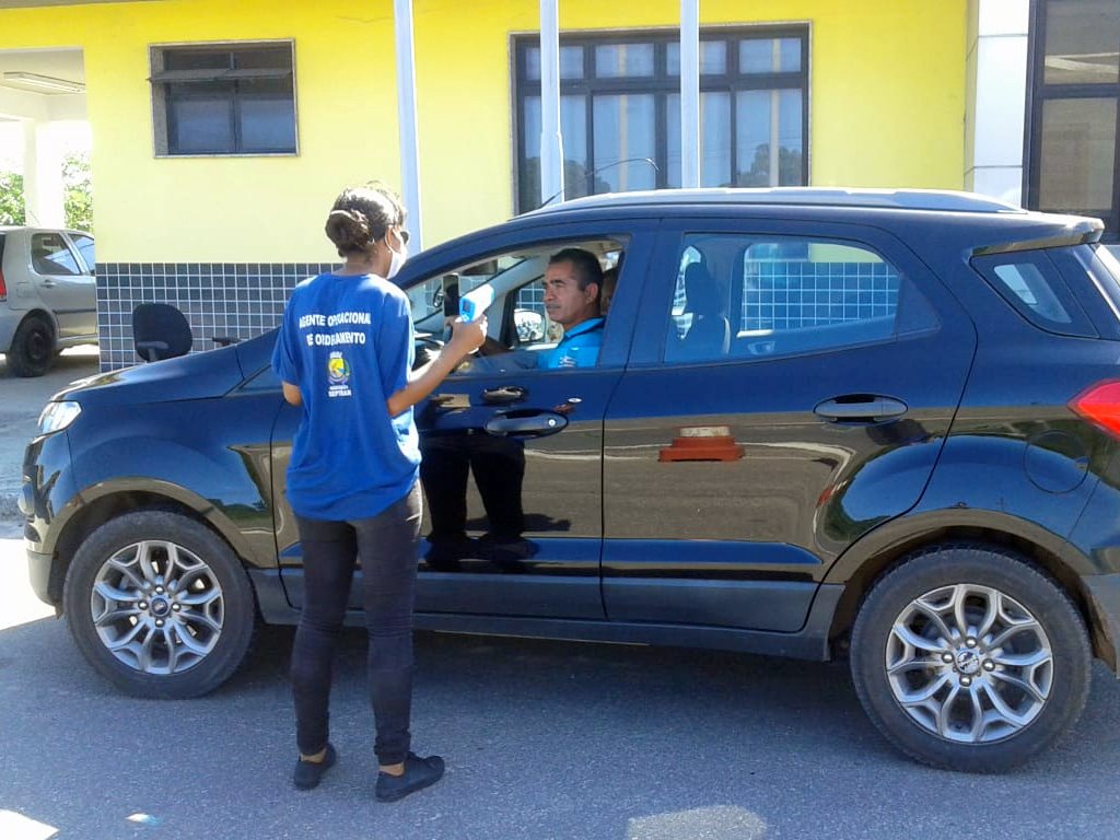 Feriado aumenta fluxo em barreiras sanitárias de Guarapari 