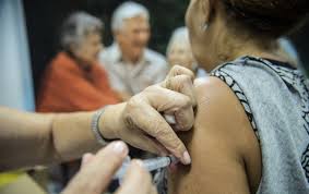 Prefeitura inicia vacinação dos idosos acima de 90 anos nesta sexta-feira (05) começando pelos acamados
