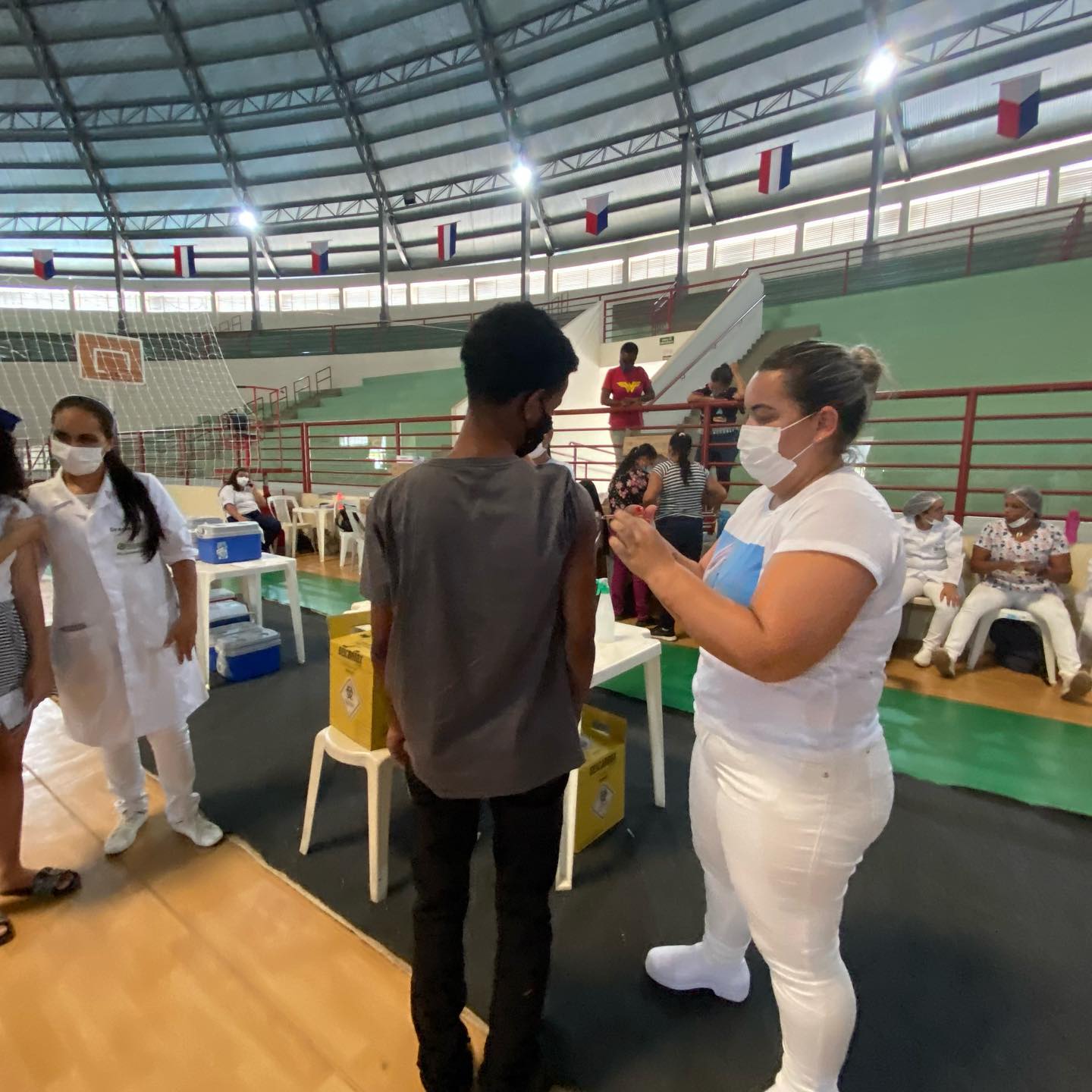 Guarapari registra baixa procura por vacinação contra COVID-19 entre jovens e idosos