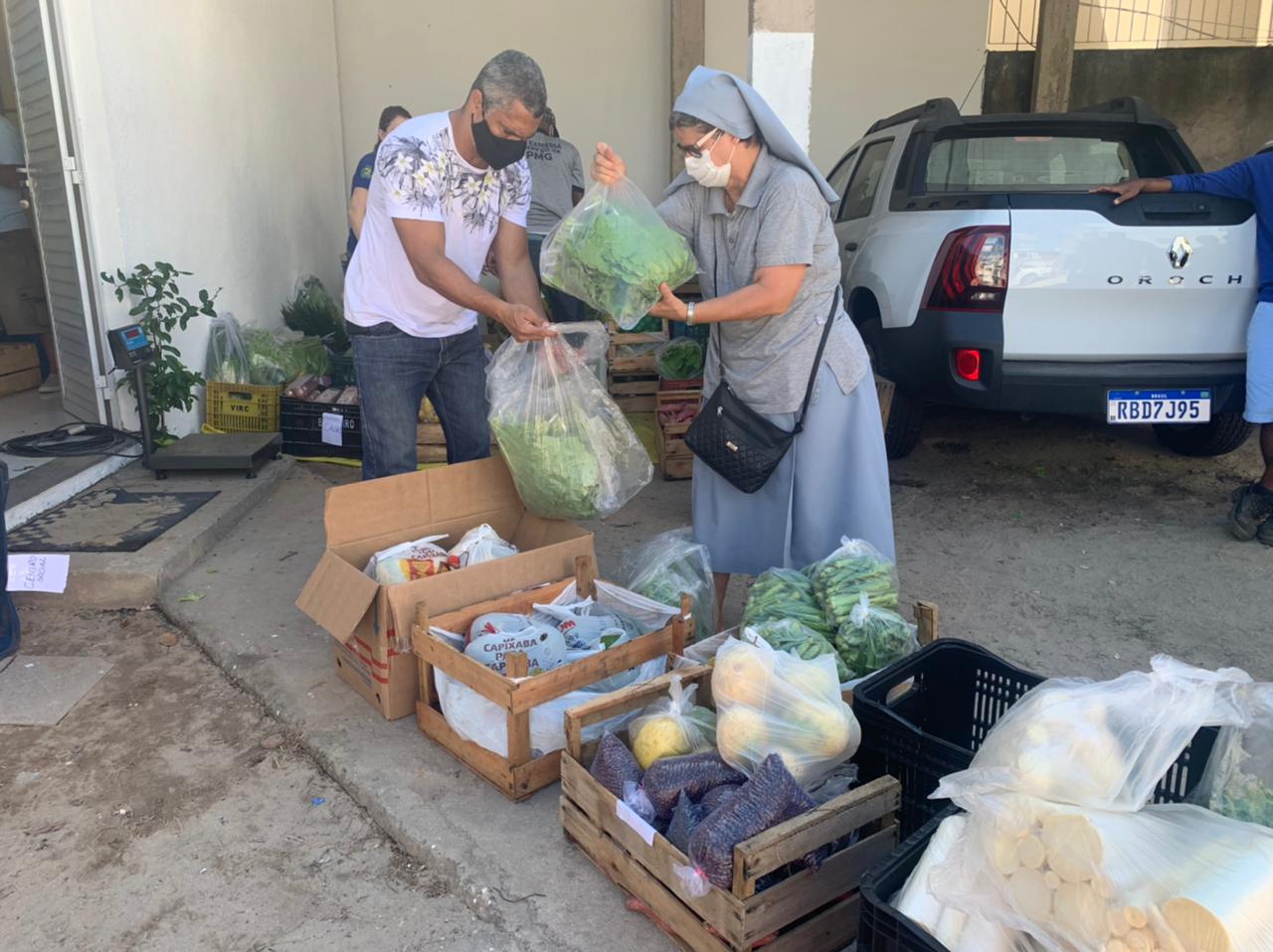 Prefeitura realiza entrega de alimentos para 13 entidades socioassistenciais de Guarapari 