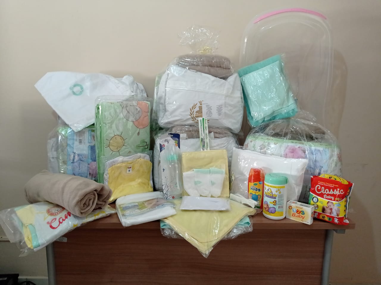 A Prefeitura de Guarapari realiza entrega de kit nascituro para gestantes cadastradas nos Cras do município 