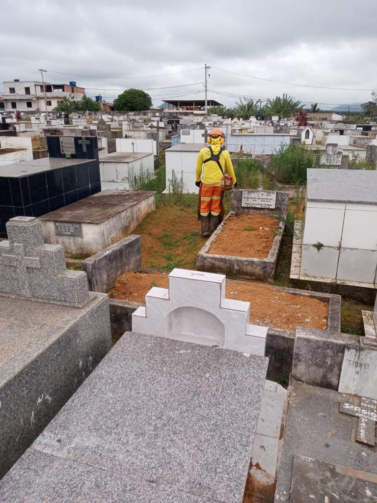 Prefeitura de Guarapari prepara cemitérios para Dia dos Finados 