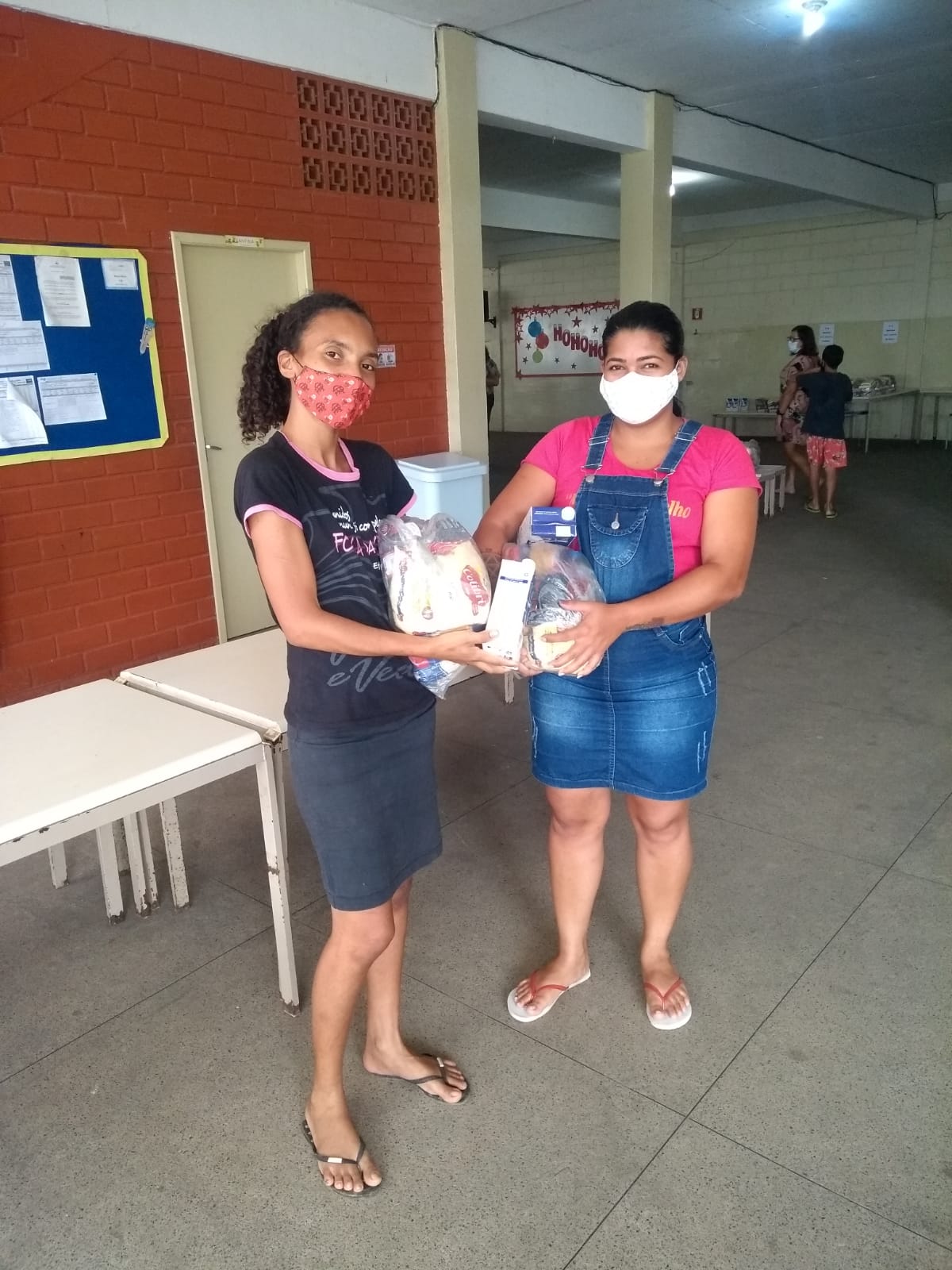 Prefeitura de Guarapari entrega Kit merenda a todos os alunos da Rede Municipal de Ensino