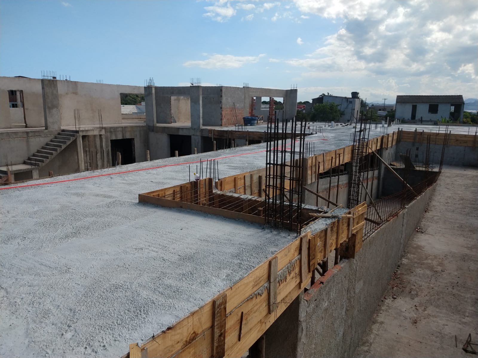 Obras de investimentos na educação seguem em andamento no bairro Elza Nader. 