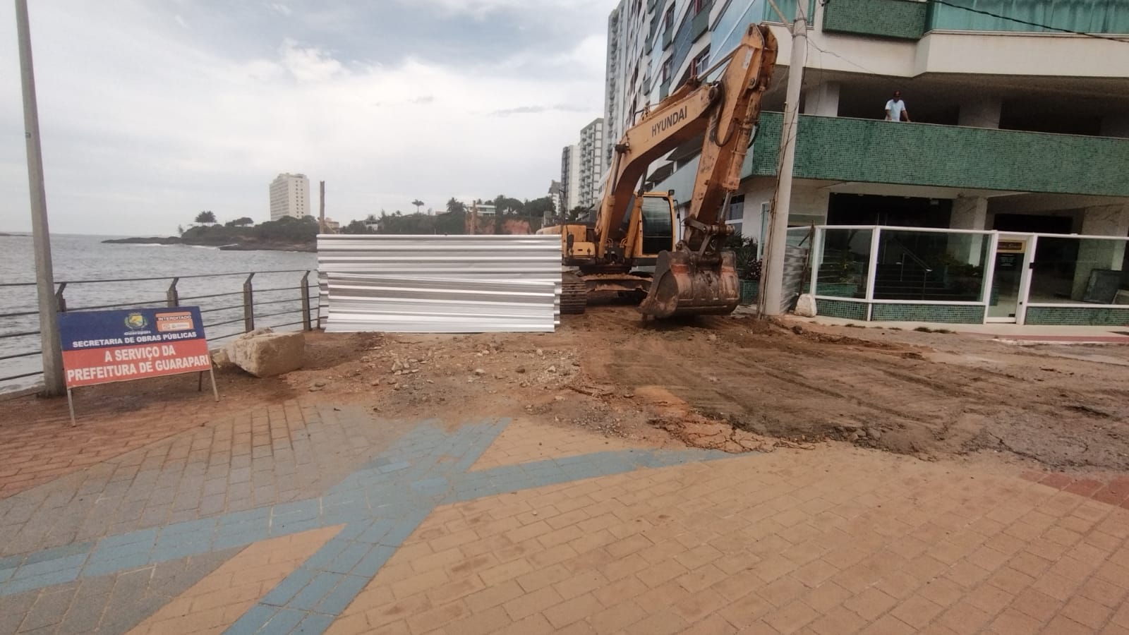 Obras no Calçadão da Praia da Areia Preta estão em andamento. 