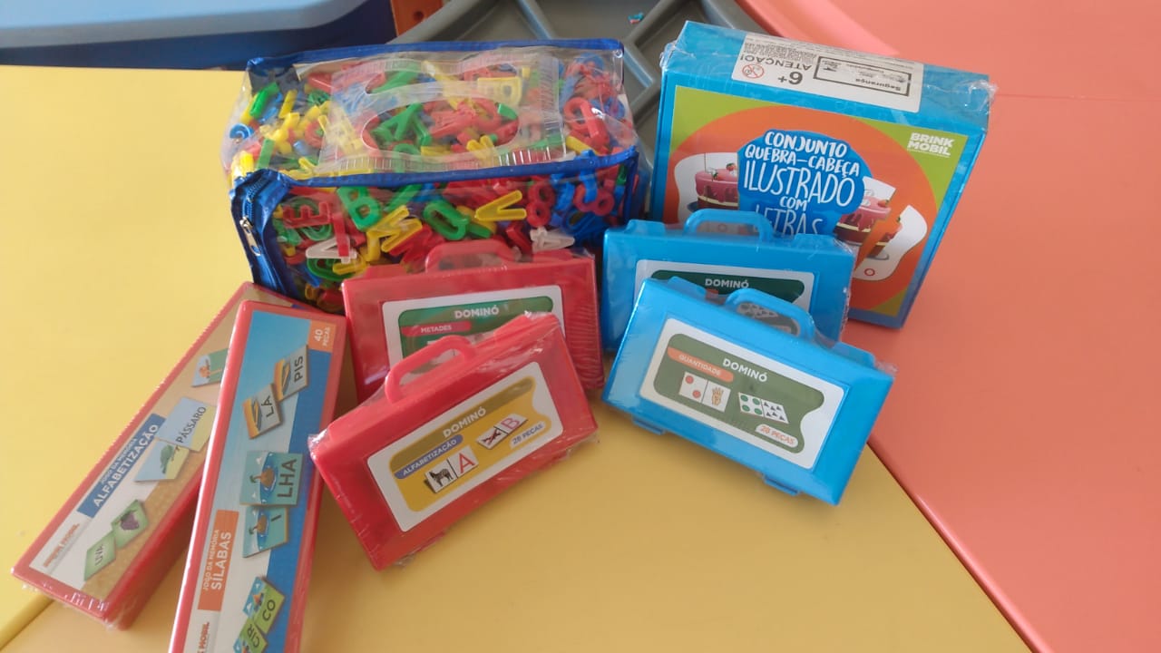 Prefeitura realiza entrega de jogos e brinquedos pedagógicos para 35 escolas