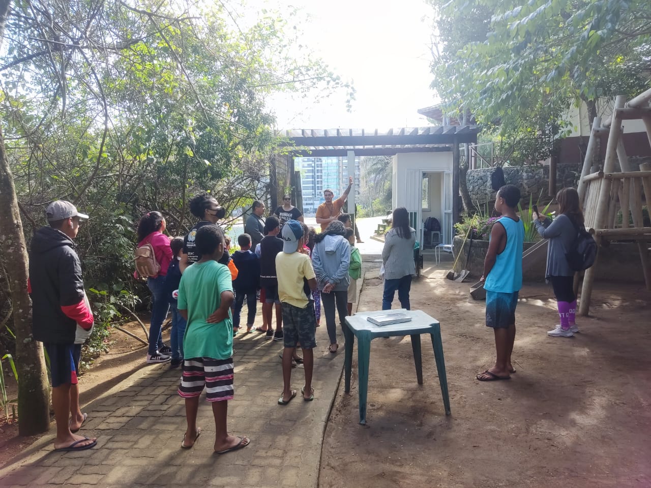 Crianças e adolescentes do CRAS visitam o Parque Natural Morro da Pescaria