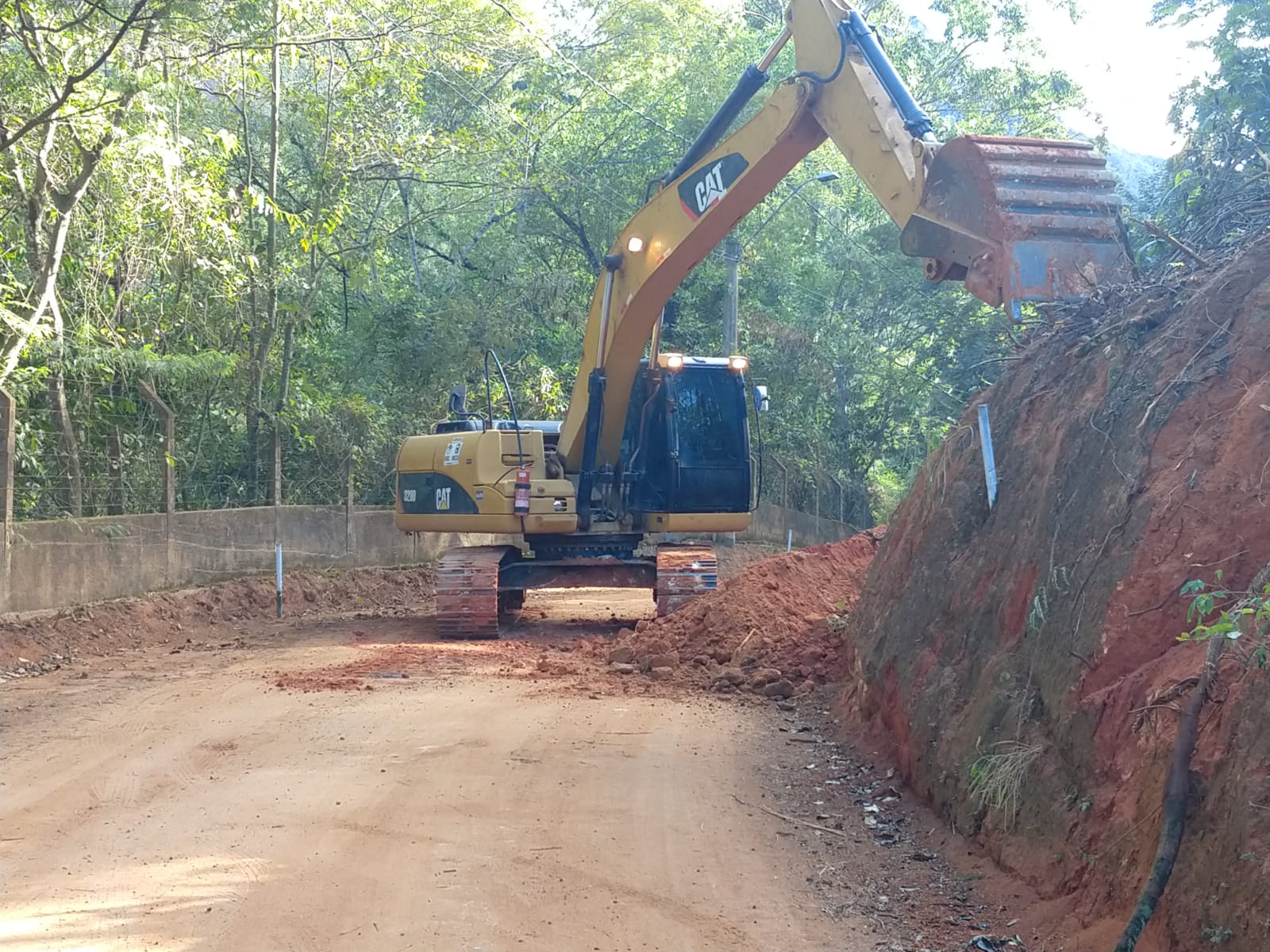 Prefeitura segue com obras de preparação para asfaltamento em Cachoeirinha