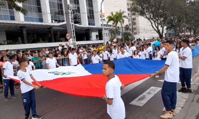 Escolas Municipais participaram das comemorações do bicentenário da Independência, em Vitória.