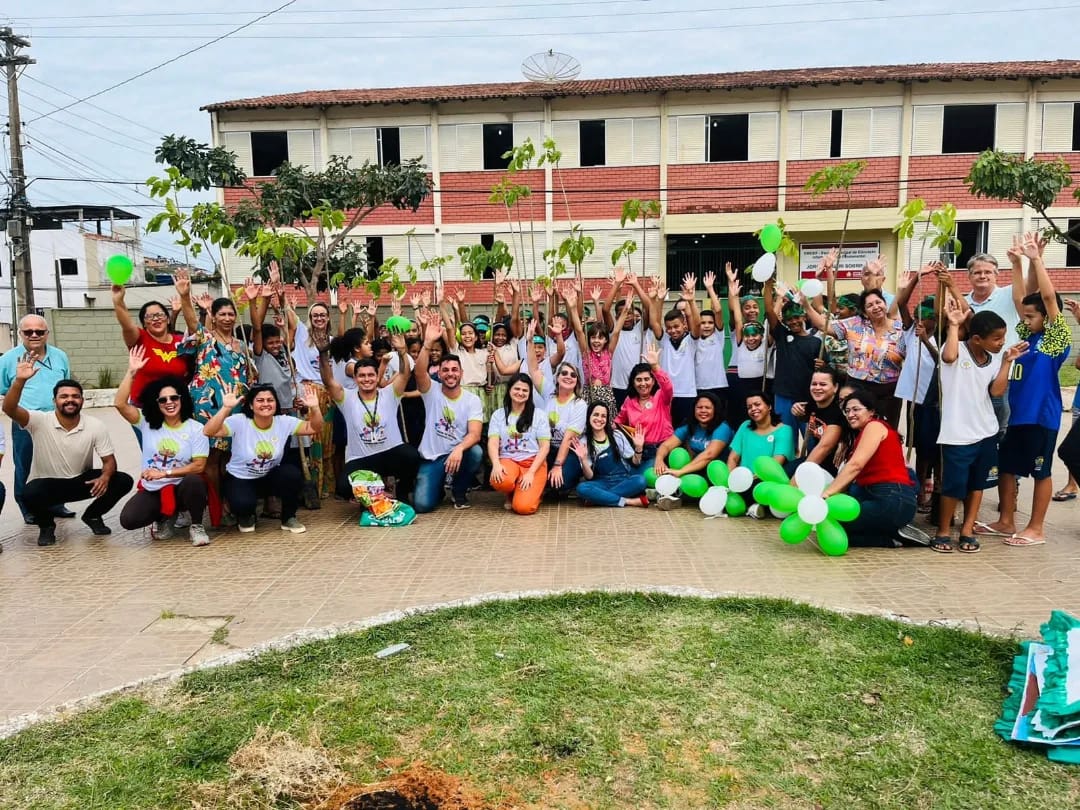 Plantio de 1,4 mil mudas, marca a Semana da Árvore em Guarapari.