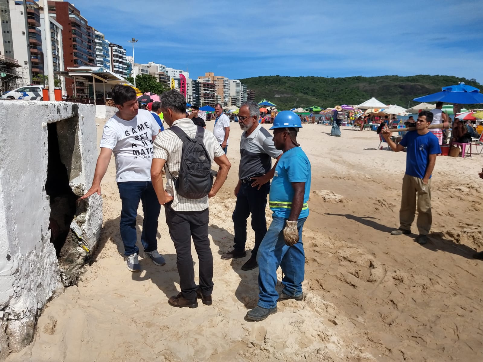 Prefeitura de Guarapari e Cesan, realizam visita técnica em drenagem urbana na Praia do Morro